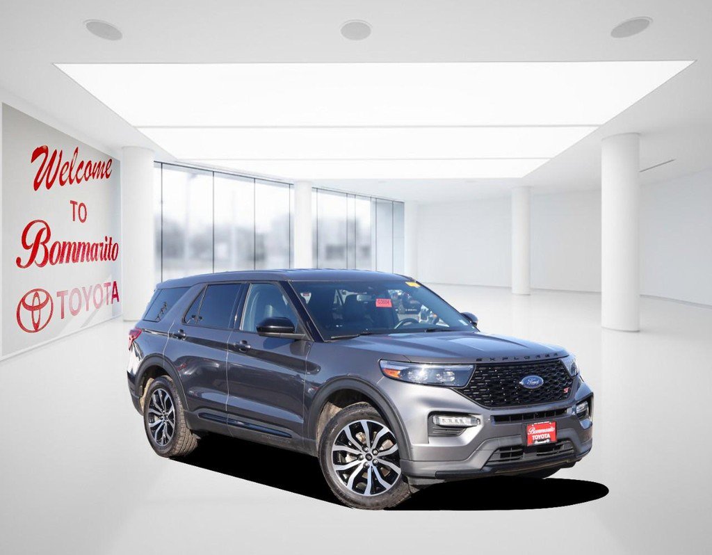Used 2022 Ford Explorer ST image 2