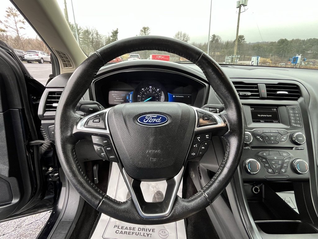 Used 2018 Ford Fusion SE w/ Equipment Group 601A image 2