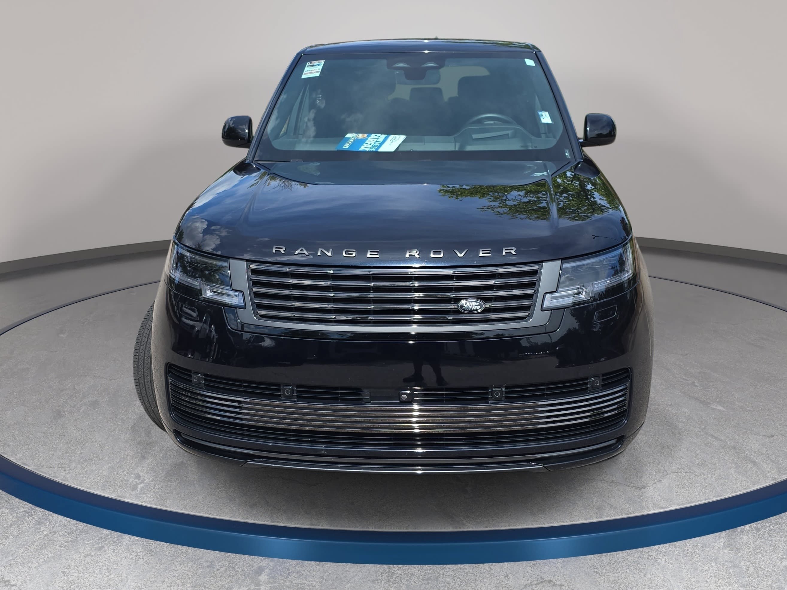 Certified 2024 Land Rover Range Rover SV AWD/4WD image 2