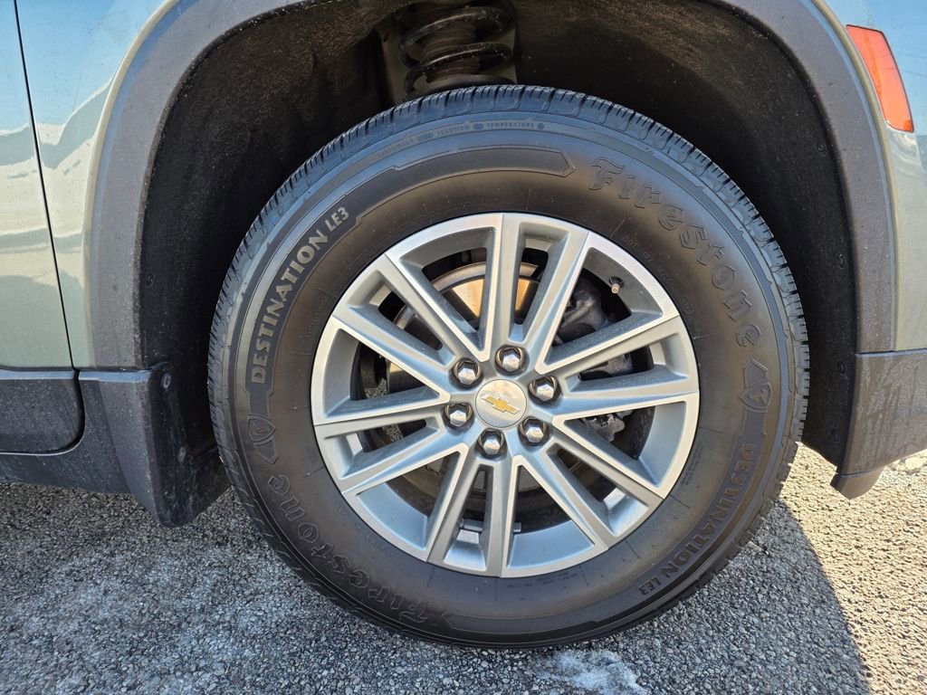 Used 2023 Chevrolet Traverse LT w/ LPO, Floor Liner Package image 32