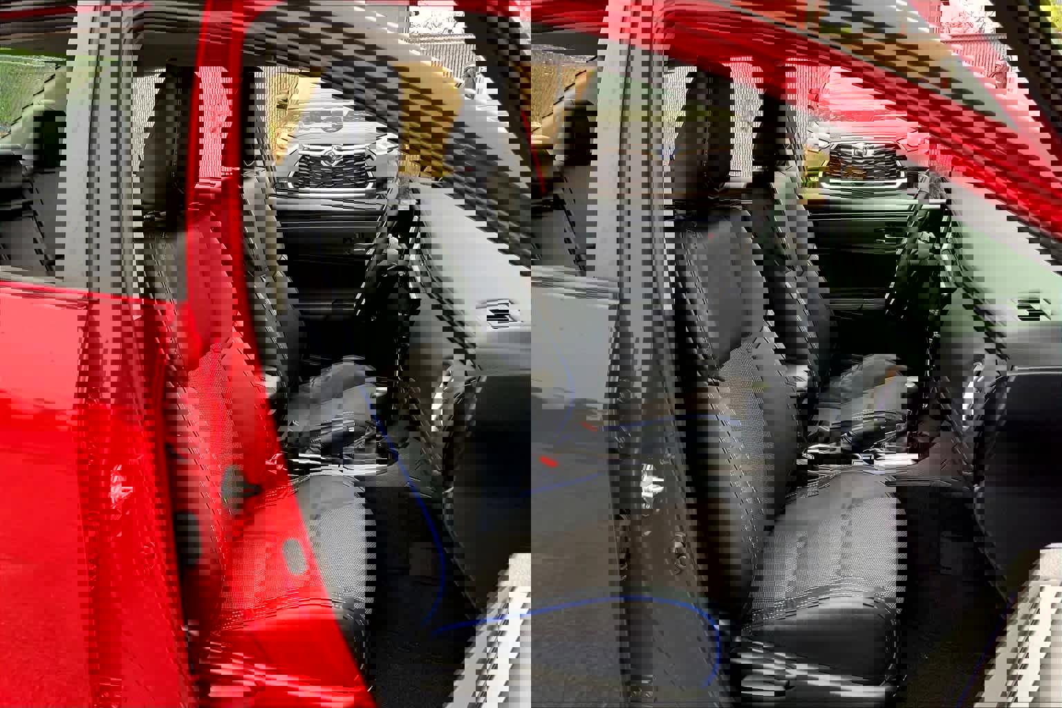 Used 2018 Toyota Corolla SE FWD image 9