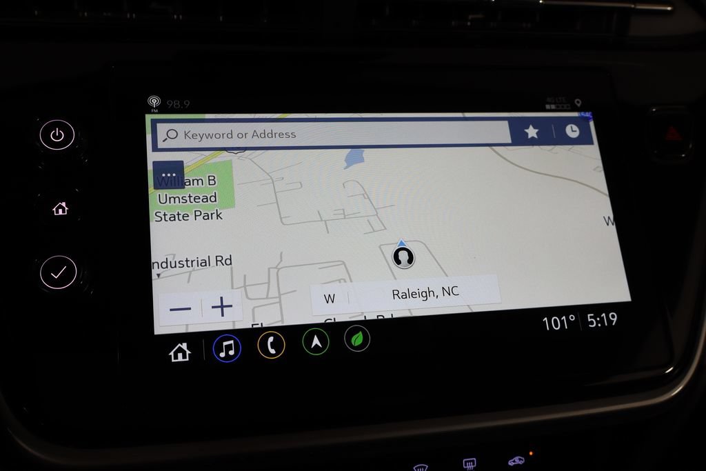 Used 2022 Chevrolet Bolt EUV Premier w/ Sun & Sound Package FWD image 41