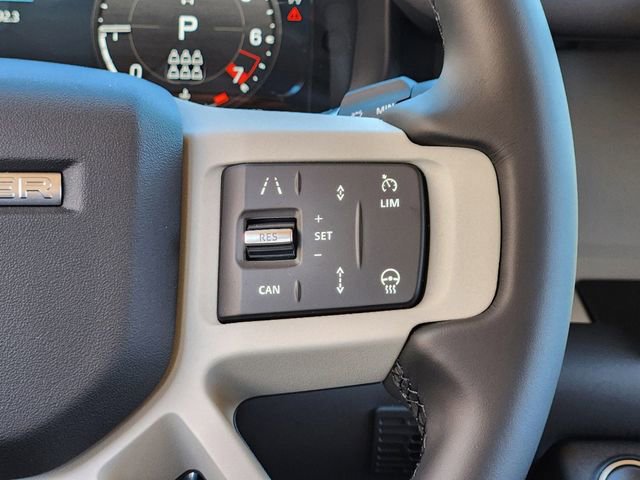 Used 2024 Land Rover Defender 130 S image 28