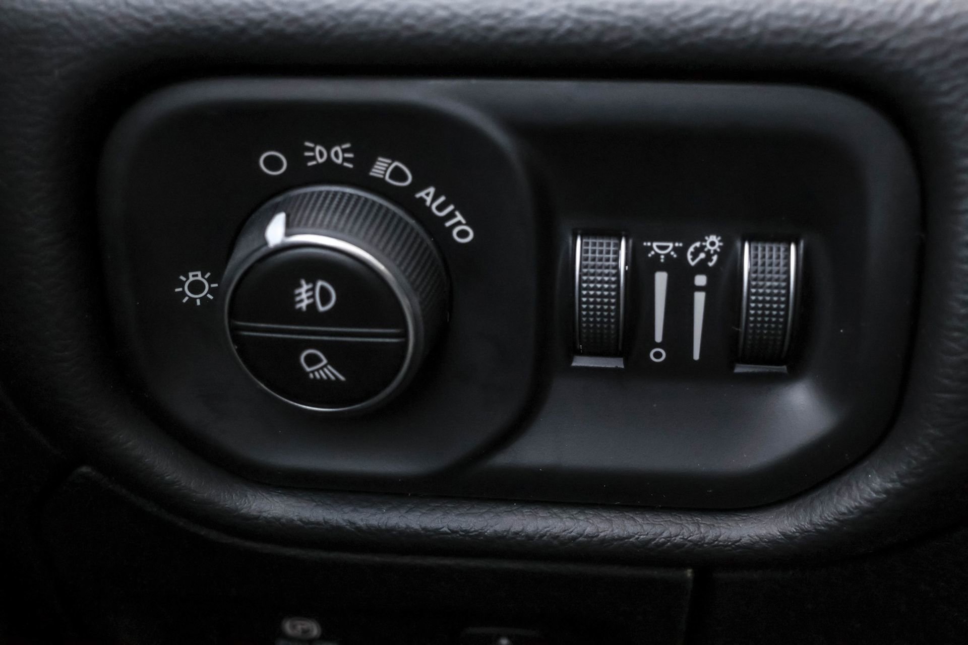 New 2026 RAM 1500 RHO image 23