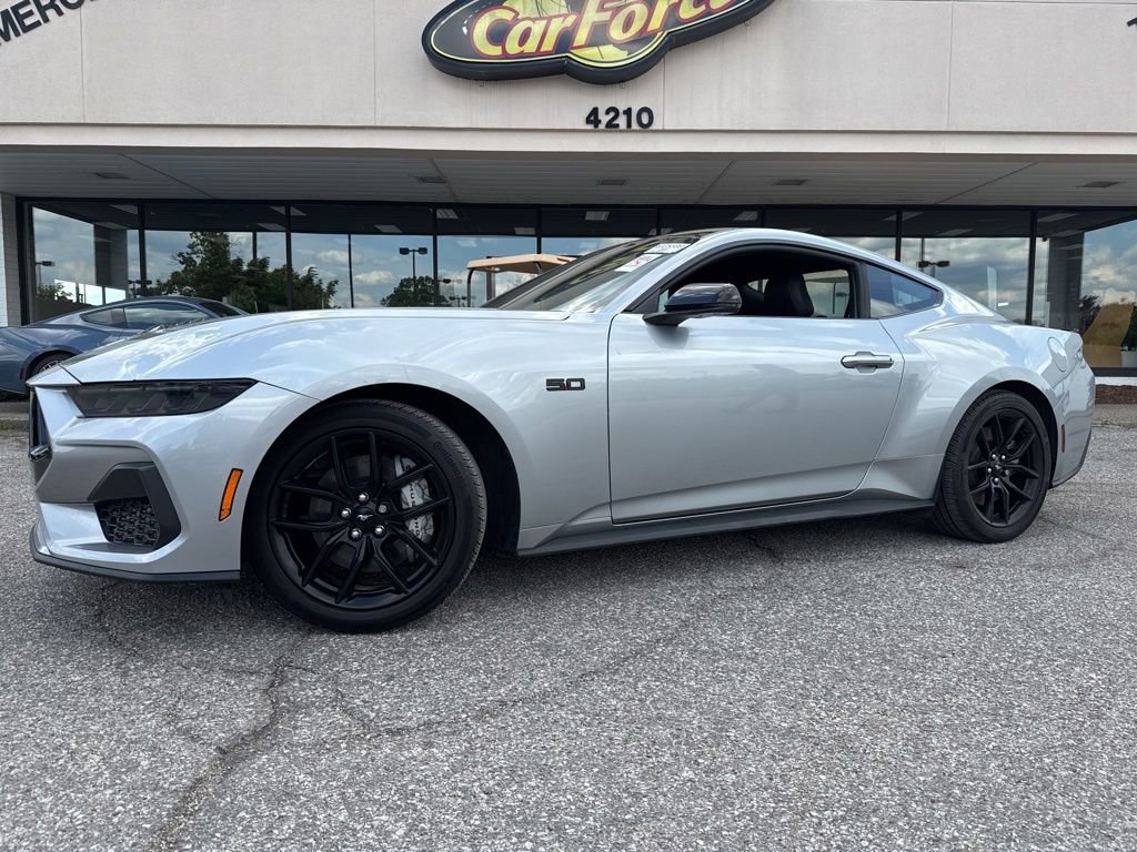 Used 2025 Ford Mustang GT Premium RWD image 15