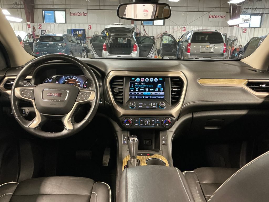 Used 2019 GMC Acadia Denali w/ Technology Package AWD/4WD image 18