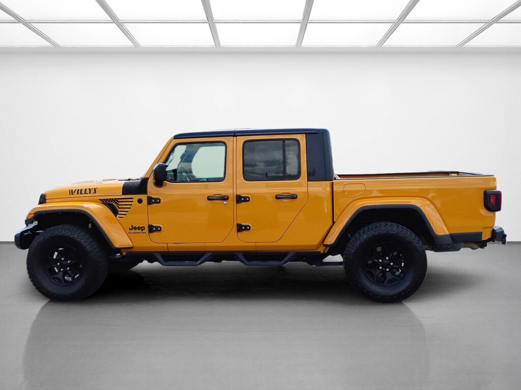Used 2021 Jeep Gladiator Sport AWD/4WD image 2