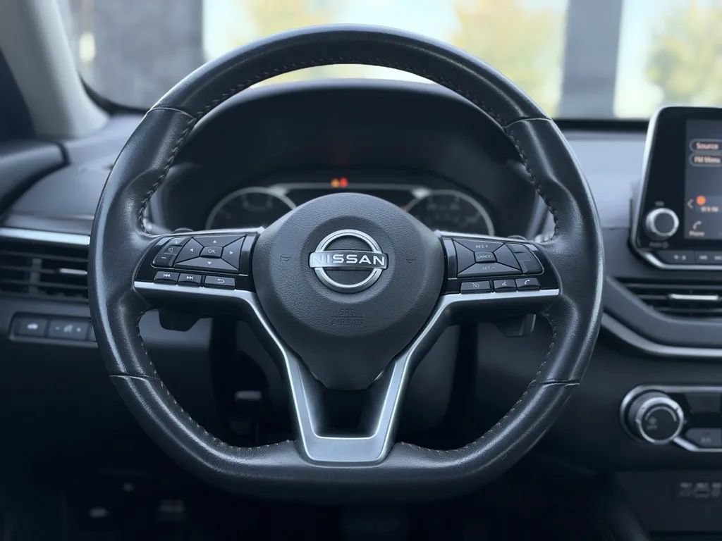 Used 2024 Nissan Altima 2.5 SR FWD image 14