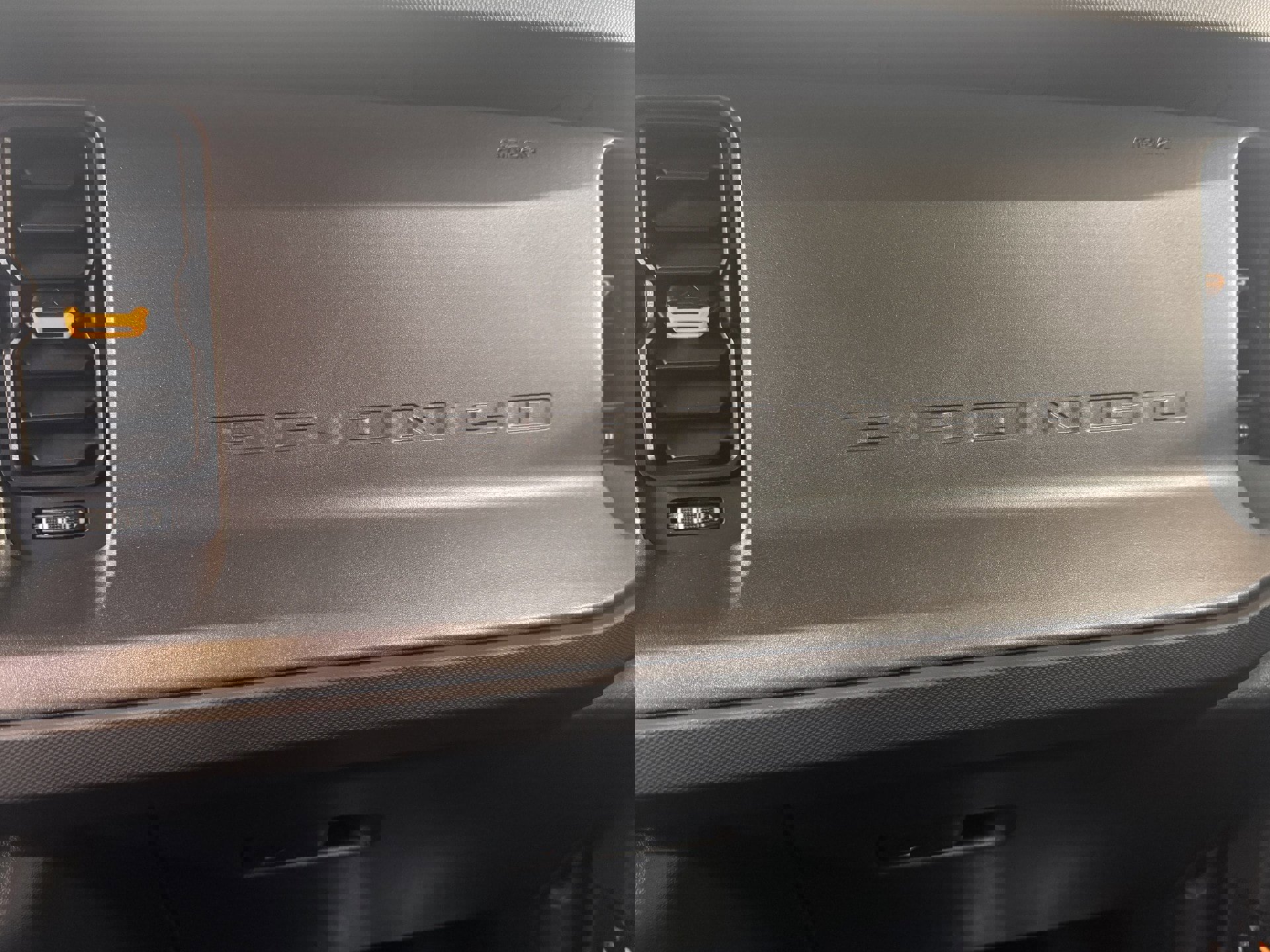 Used 2024 Ford Bronco Badlands image 22