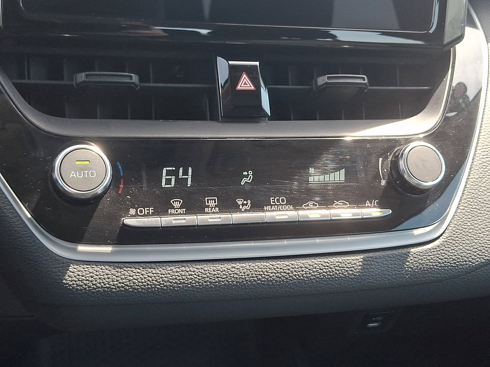 Used 2024 Toyota Corolla LE FWD image 16