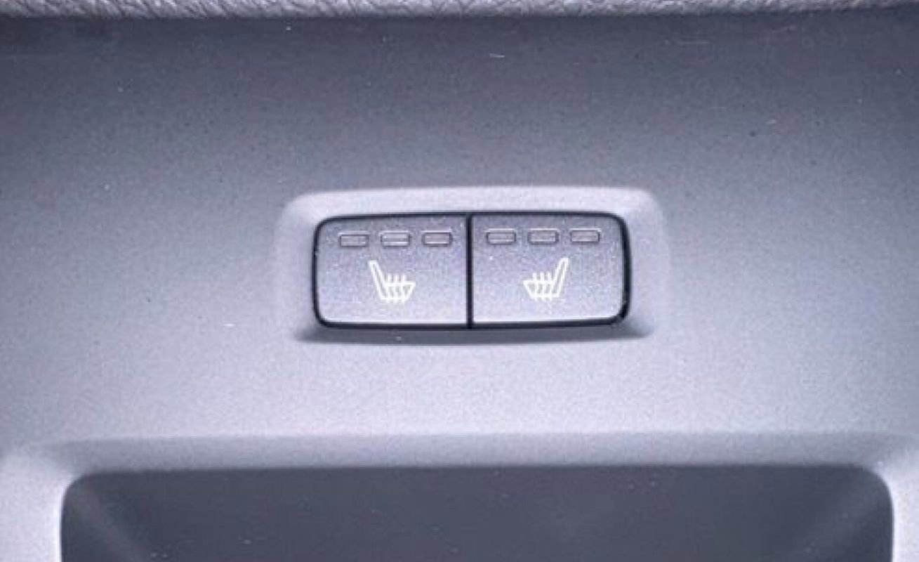 Used 2019 Volvo XC60 T5 Momentum w/ Advanced Package AWD/4WD image 13