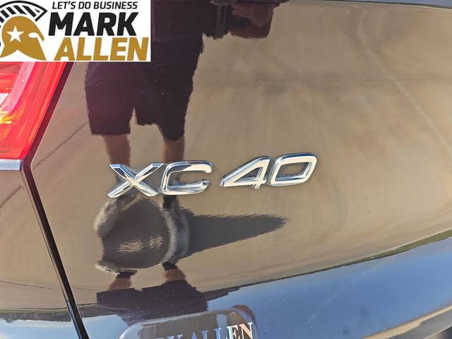 Used 2023 Volvo XC40 B5 Plus AWD/4WD image 31