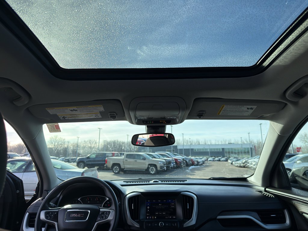 Used 2023 GMC Terrain SLE w/ Driver Convenience Package image 29