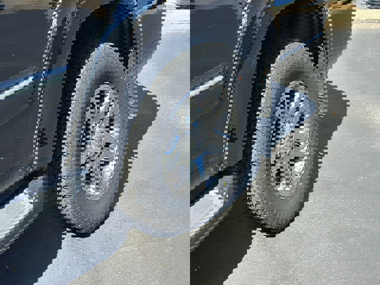 Used 2005 Toyota Sequoia Limited image 41