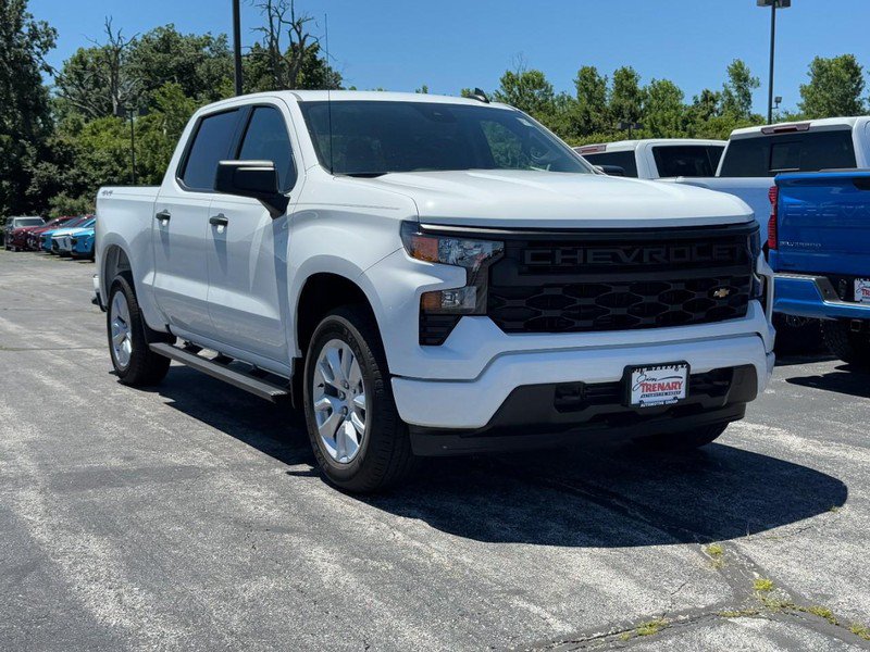 Used 2025 Chevrolet Silverado 1500 Custom AWD/4WD image 2