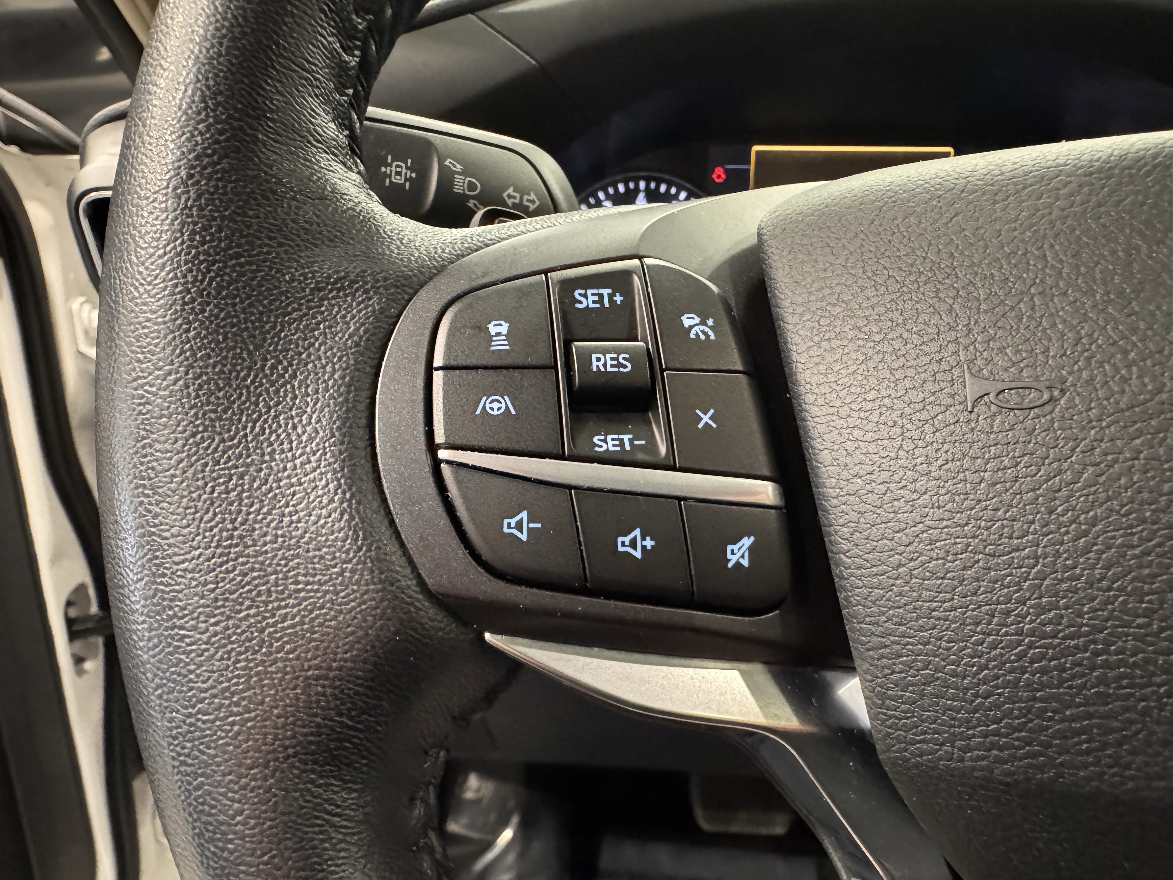 Used 2020 Ford Explorer Limited w/ Class III Trailer Tow Package image 13