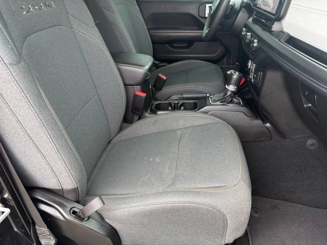 Used 2024 Jeep Wrangler Unlimited Sahara AWD/4WD image 18