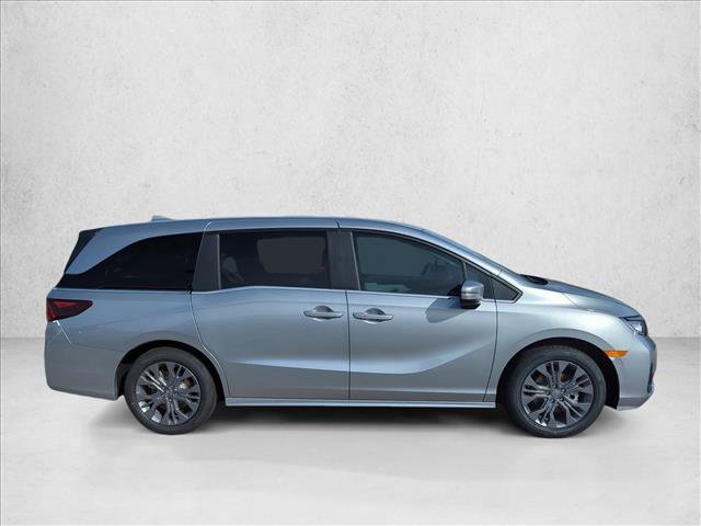 New 2026 Honda Odyssey Touring image 4