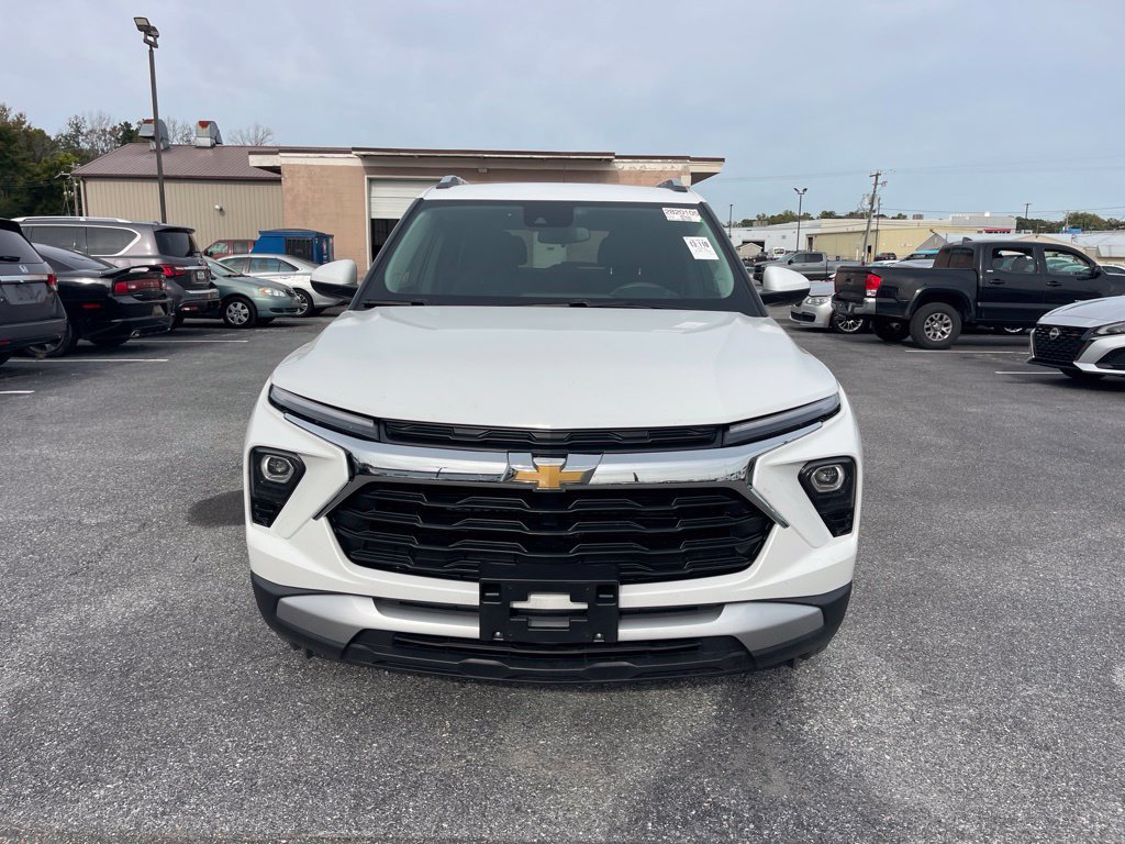 Used 2025 Chevrolet TrailBlazer LT AWD/4WD image 8
