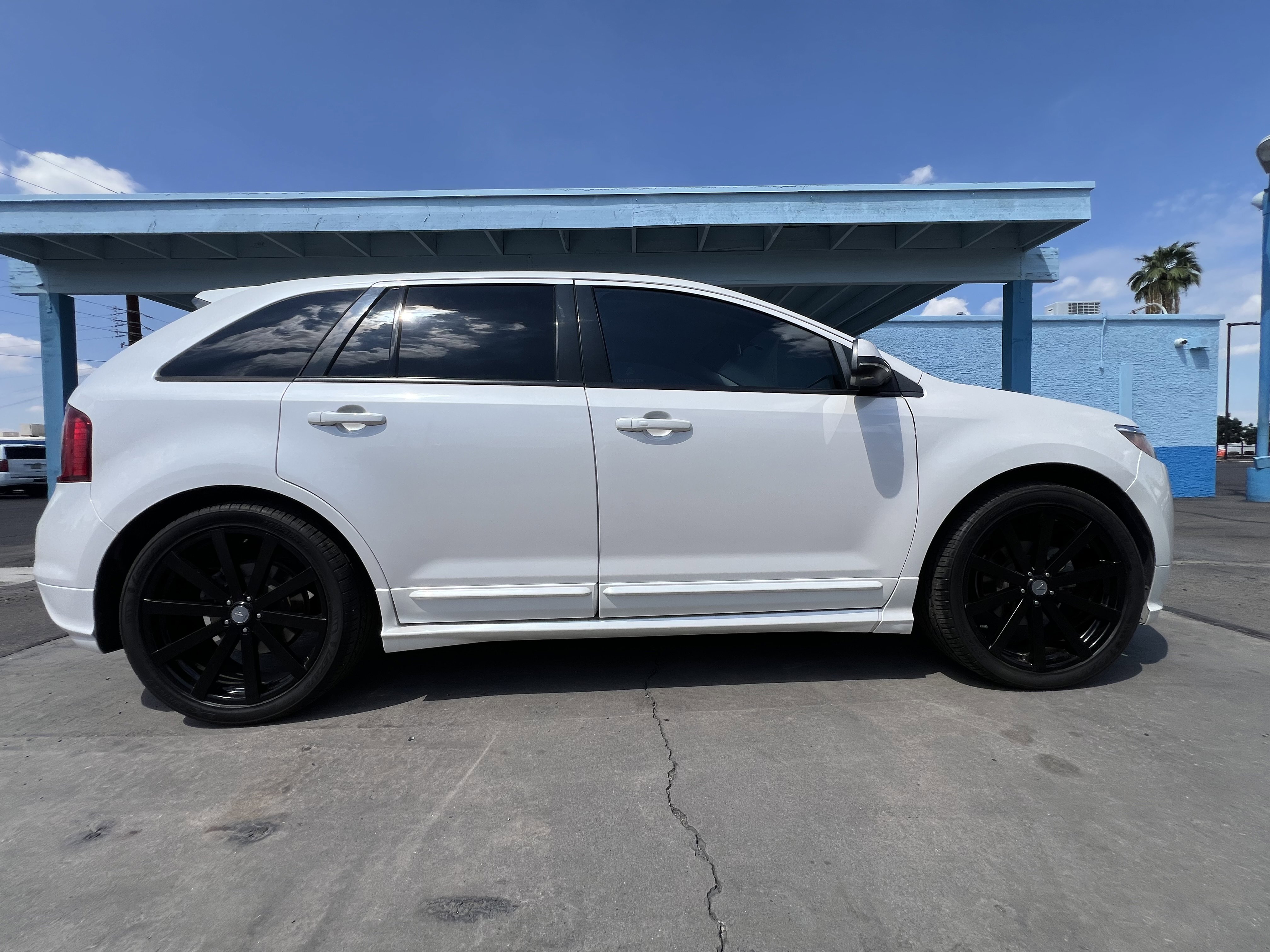 Used 2013 Ford Edge Sport w/ Driver Entry Pkg image 2