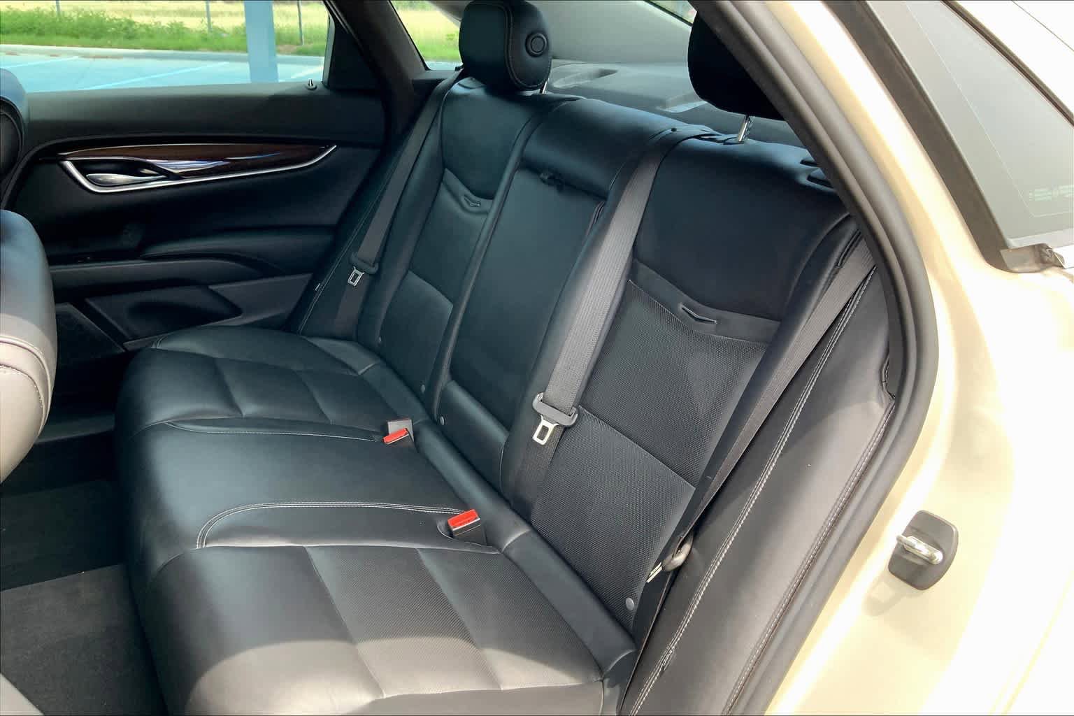 Used 2013 Cadillac XTS Luxury FWD image 21