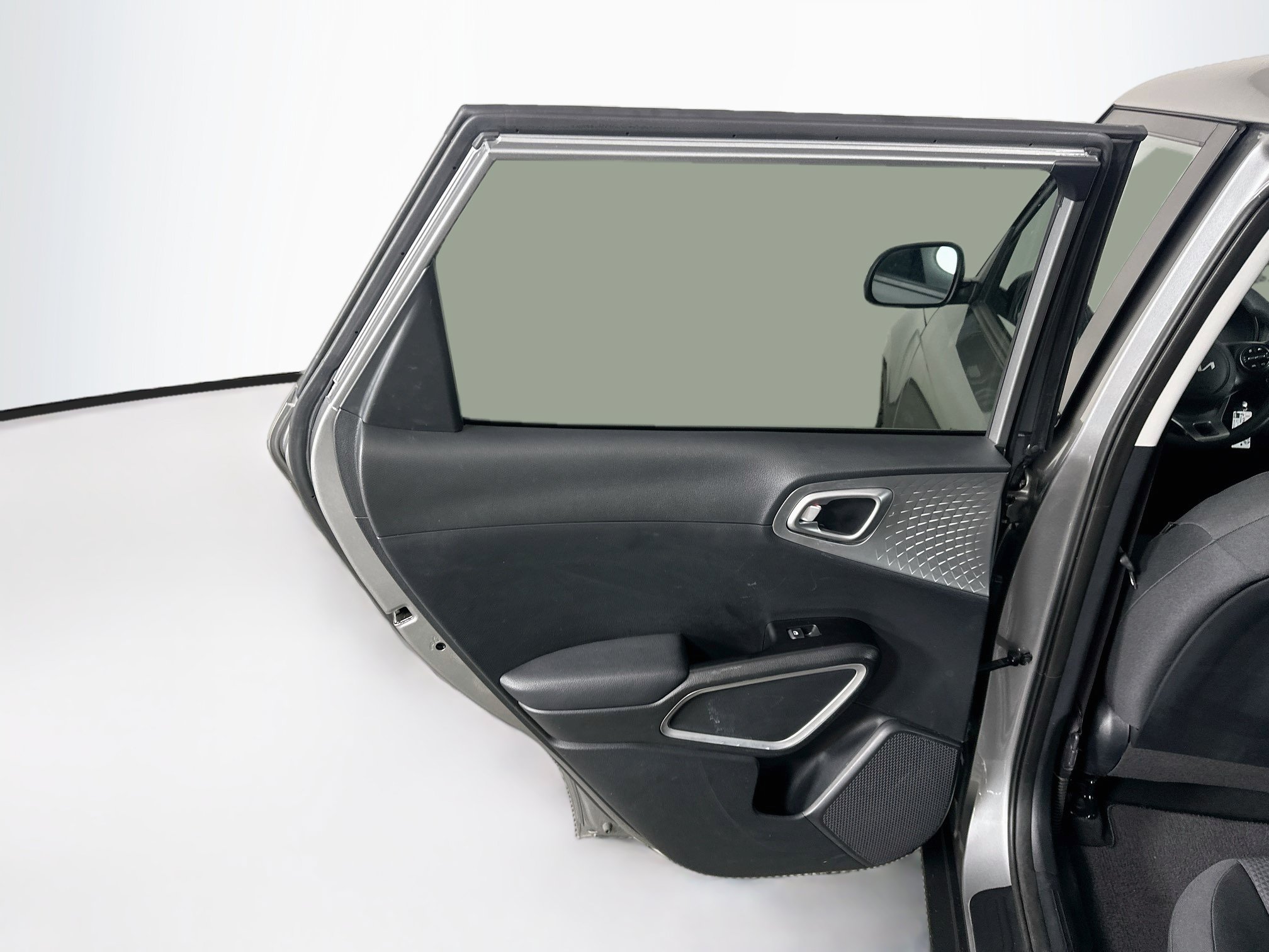 Used 2025 Kia Soul LX w/ LX Technology Package FWD image 25