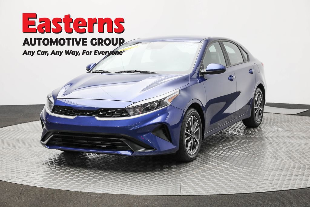 Used 2023 Kia Forte LXS image 1