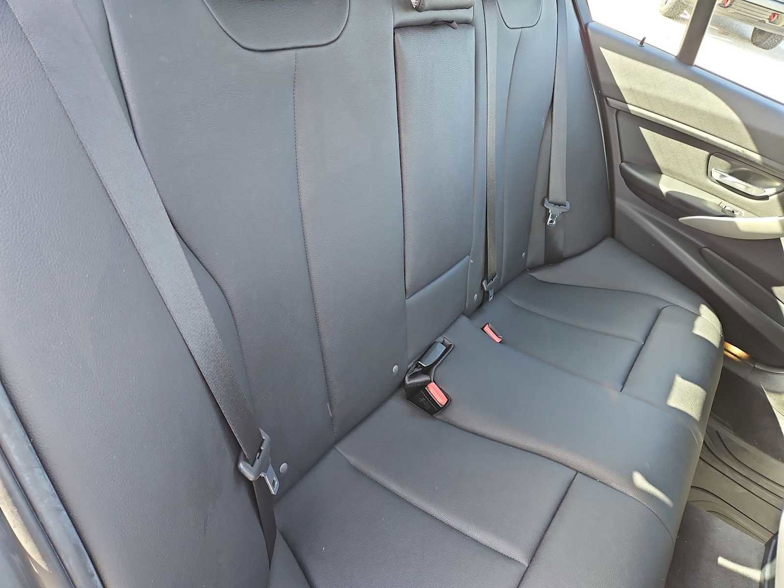 Used 2016 BMW 320i Sedan RWD image 22
