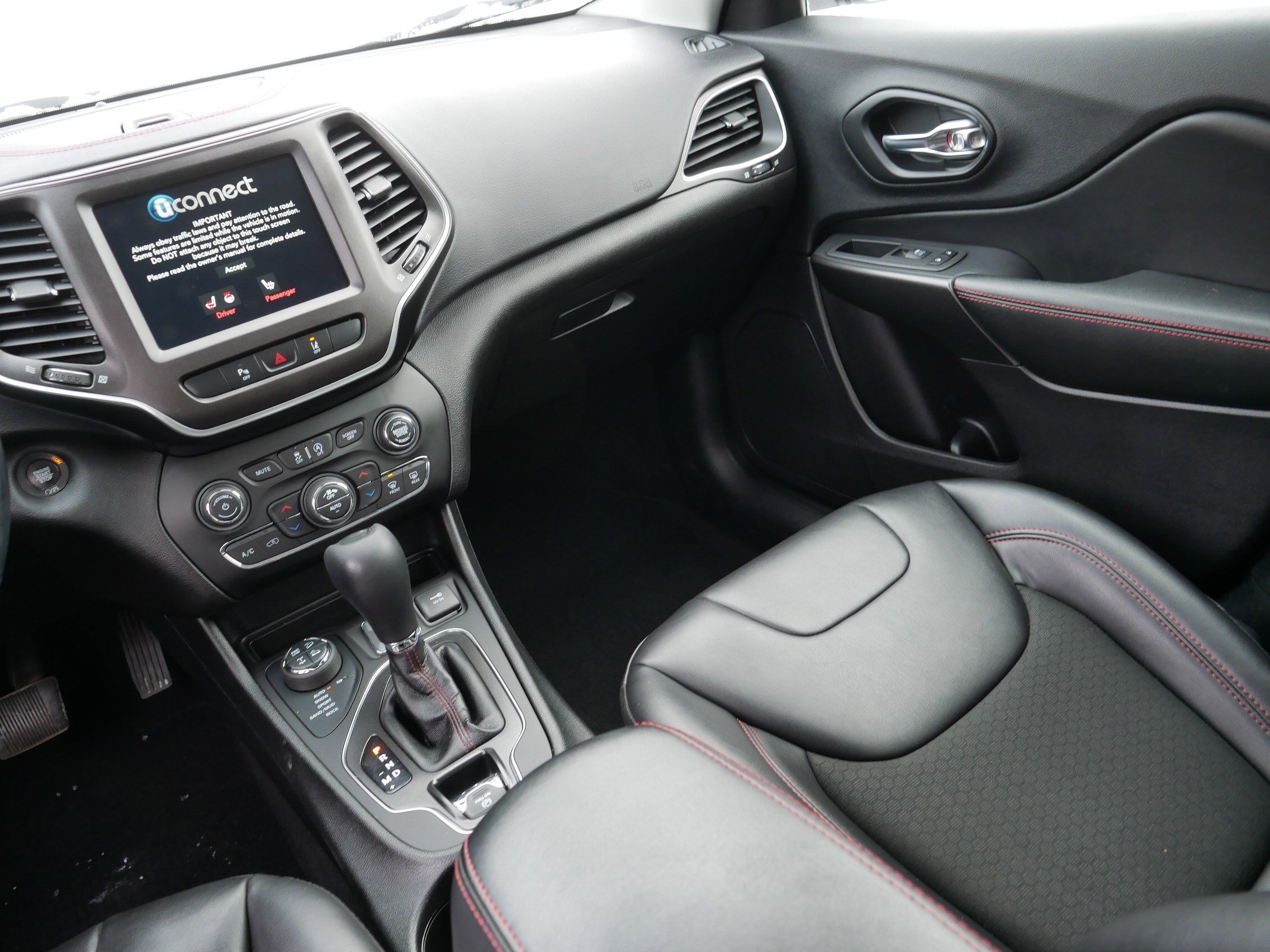 Certified 2021 Jeep Cherokee Trailhawk image 11