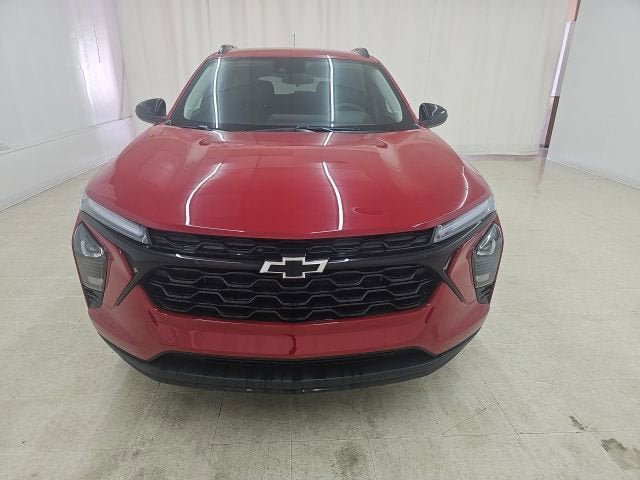 New 2026 Chevrolet Trax LT w/ Driver Confidence Package FWD image 2