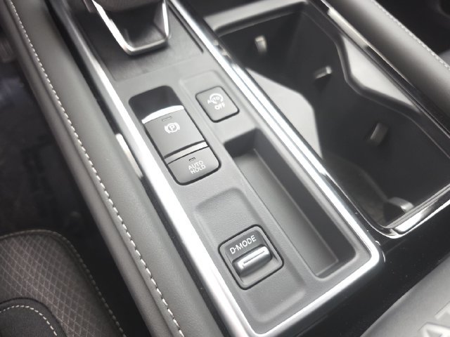 New 2026 Nissan Pathfinder SV w/ SV Premium Package FWD image 33
