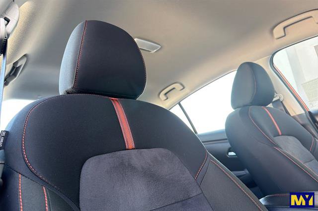 Used 2025 Nissan Sentra SR FWD image 19
