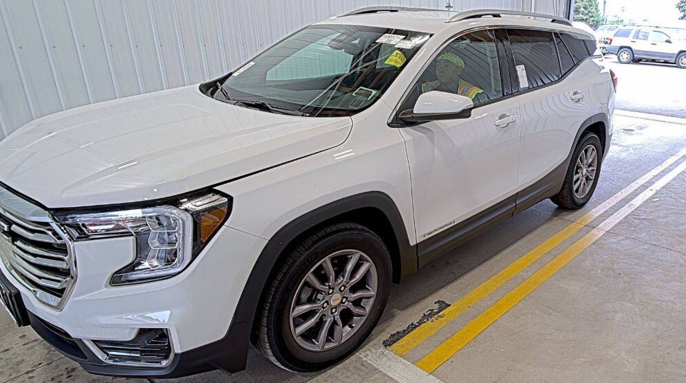Used 2023 GMC Terrain SLT w/ LPO, Floor Liner Package