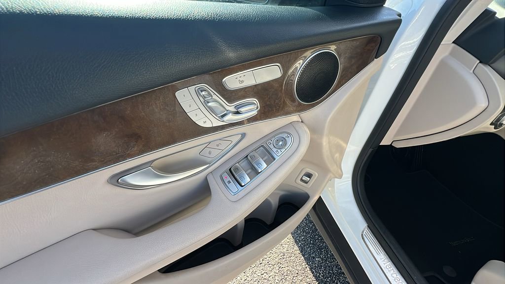 Used 2017 Mercedes-Benz GLC 300 image 12