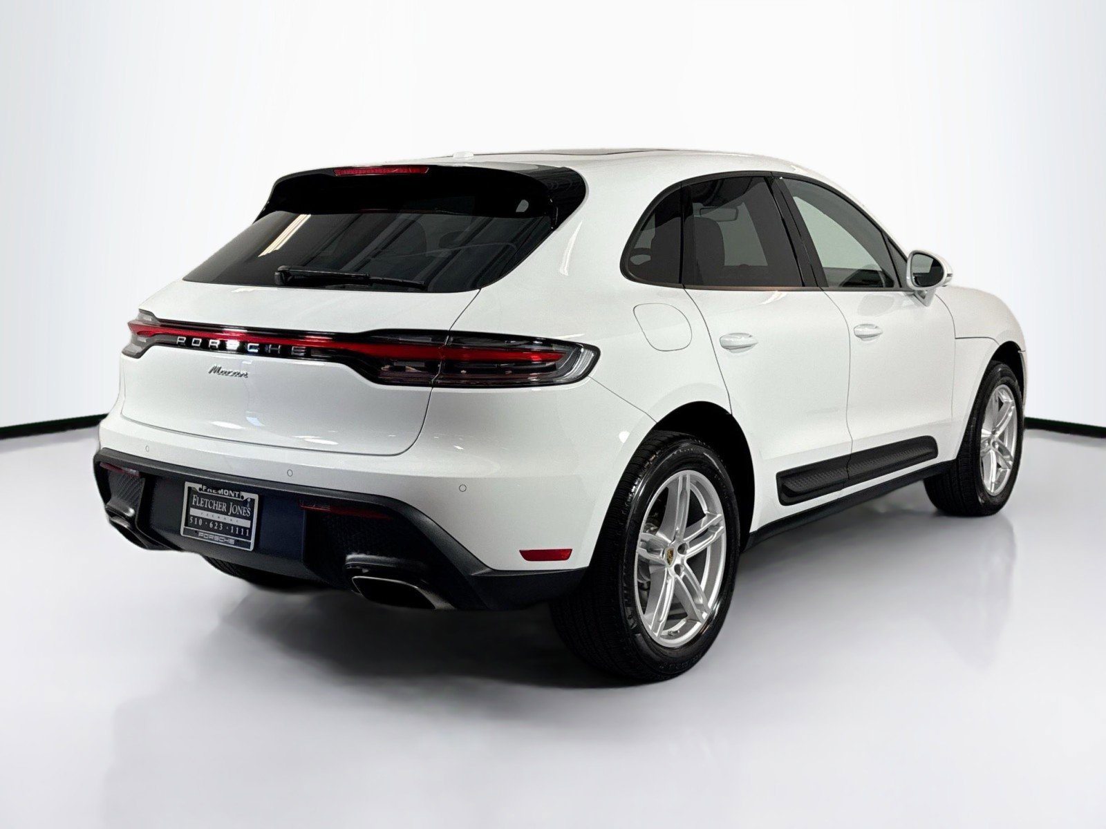 Certified 2026 Porsche Macan AWD/4WD image 9