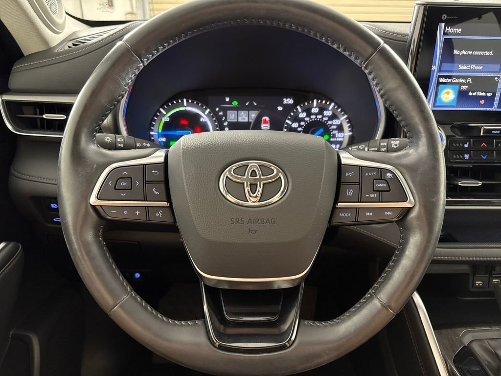 Used 2021 Toyota Highlander Platinum image 12