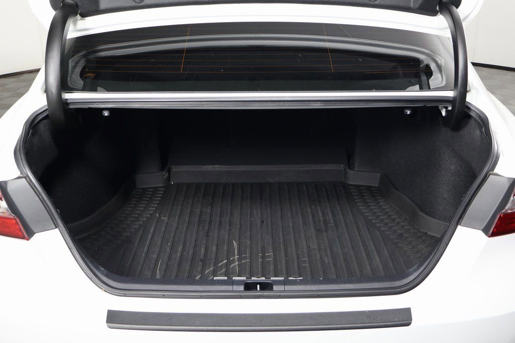 Used 2020 Toyota Camry SE image 14