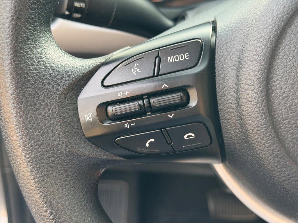 Used 2022 Kia Rio S image 17