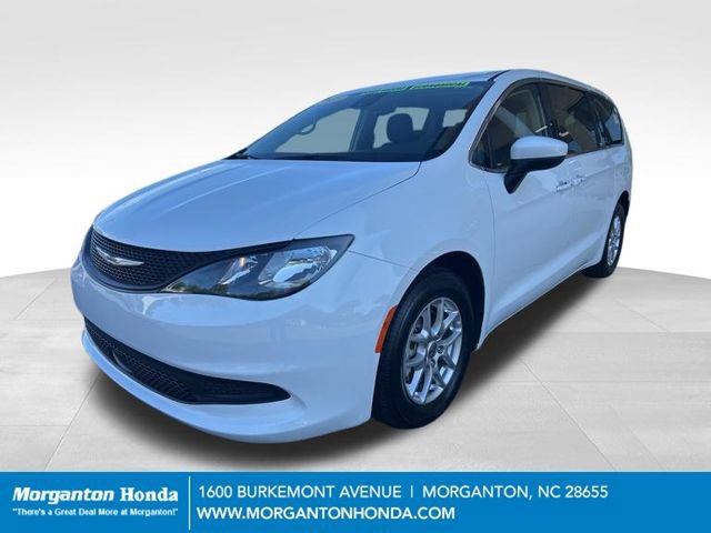 Used 2023 Chrysler Voyager LX FWD image 3