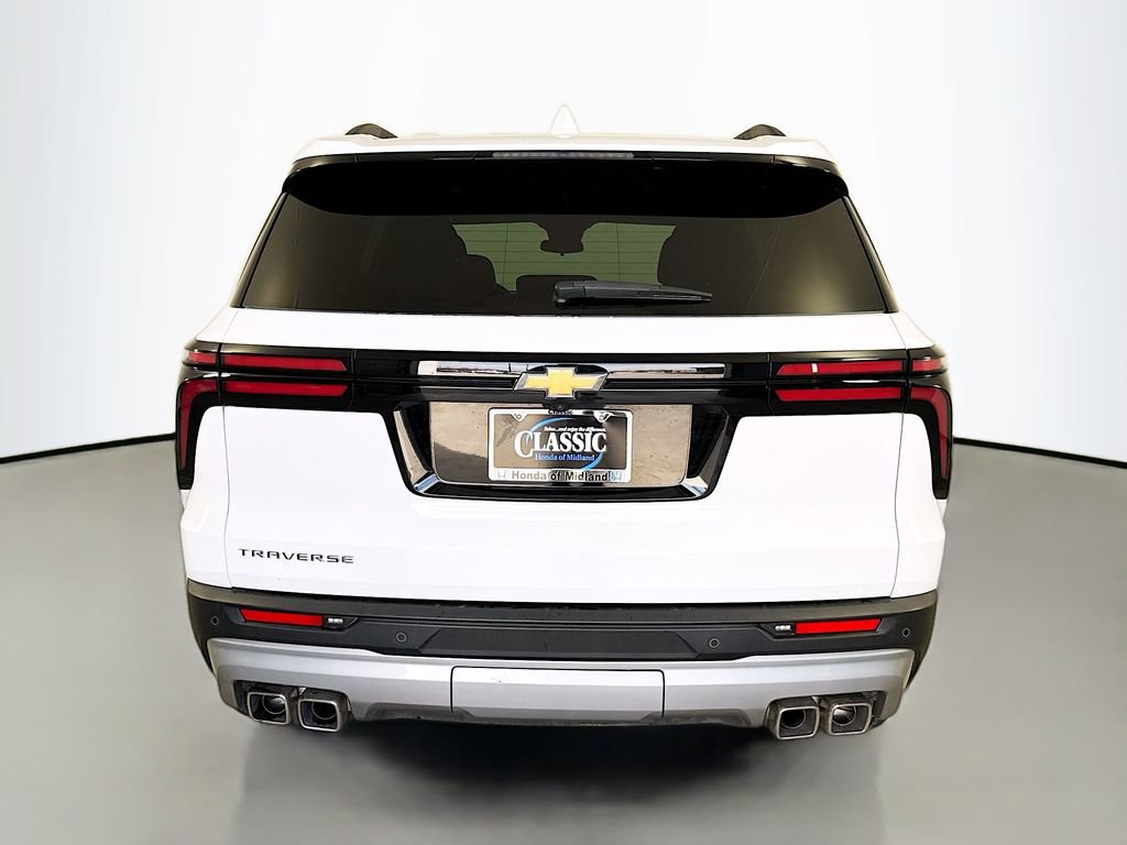 Used 2025 Chevrolet Traverse LT image 6