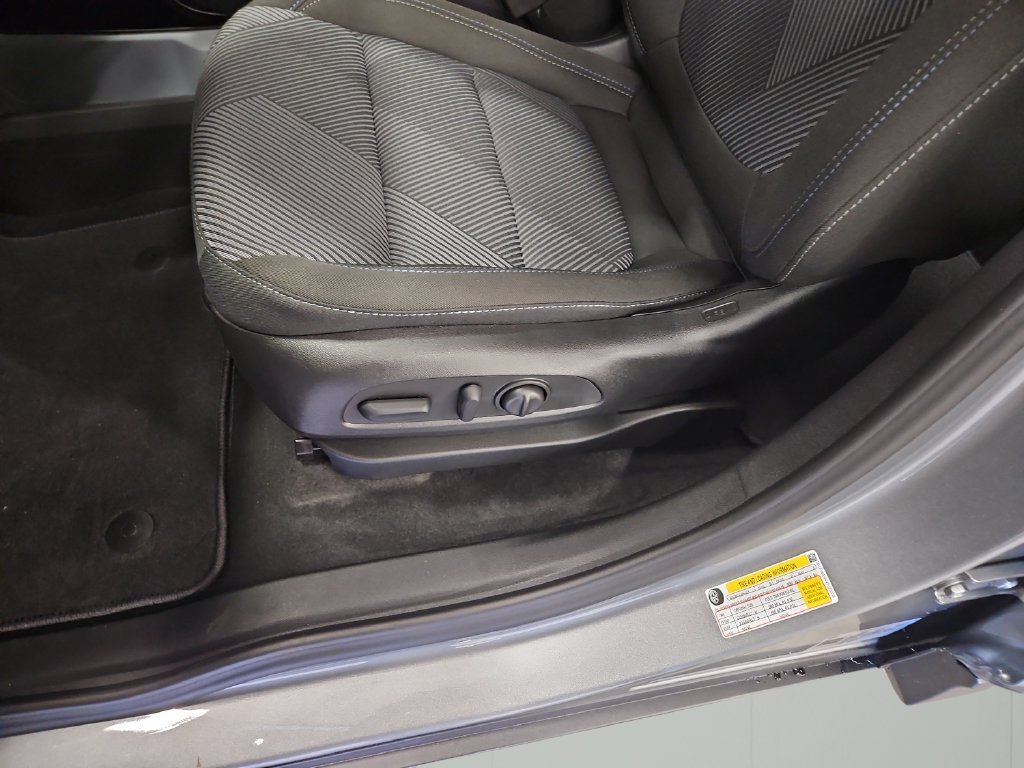 New 2027 Chevrolet Bolt LT w/ Comfort Package FWD image 28