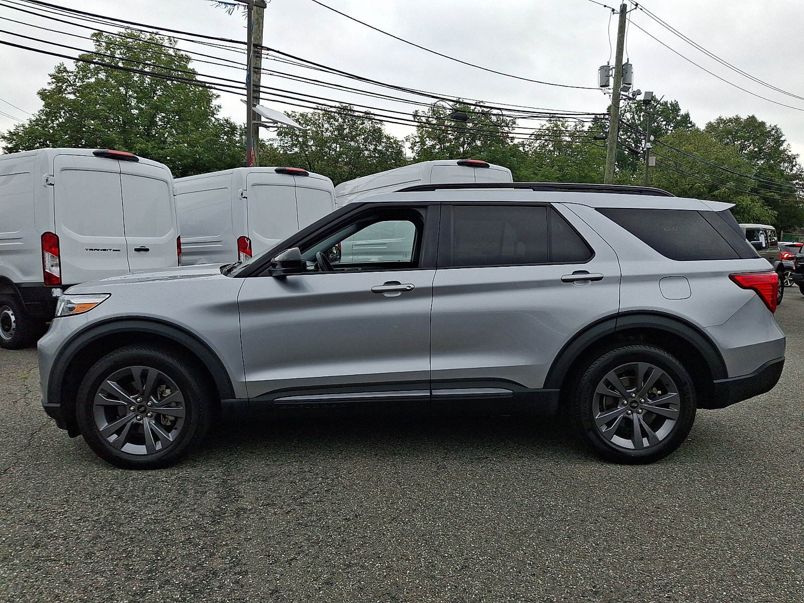 Used 2022 Ford Explorer XLT w/ Equipment Group 202A AWD/4WD image 7