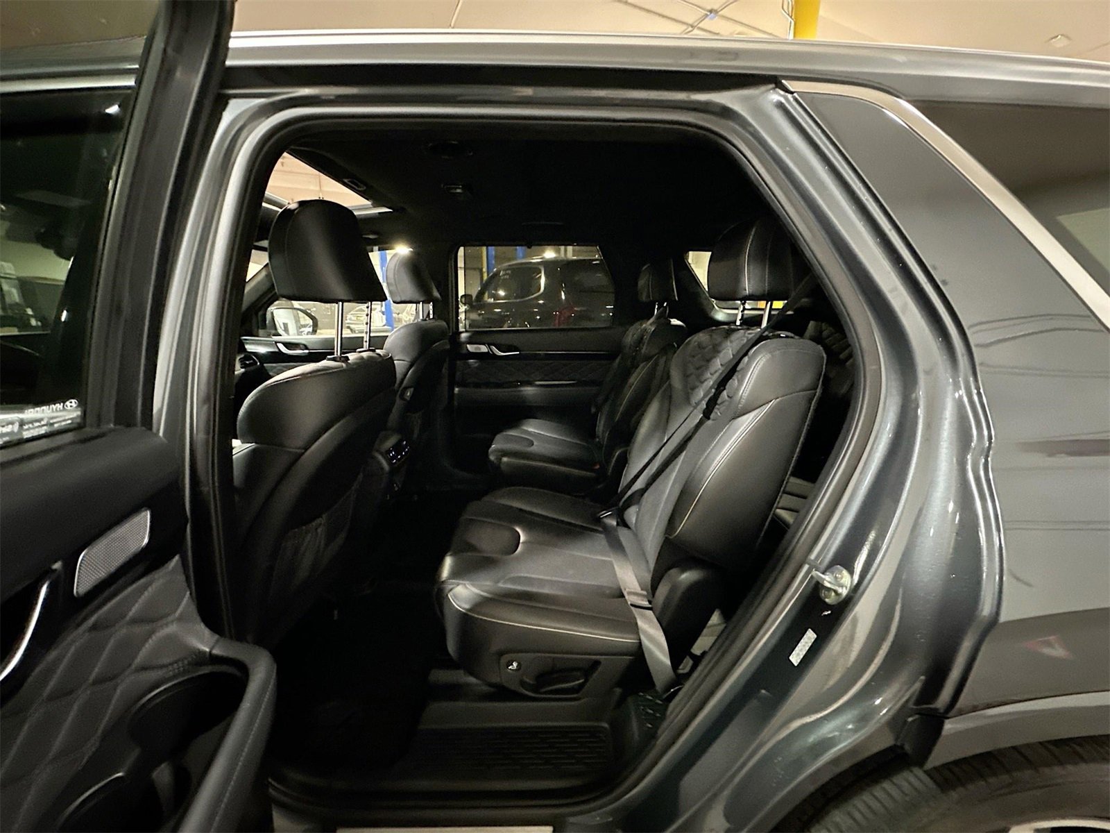 Used 2022 Hyundai Palisade Calligraphy w/ Winter Package image 26