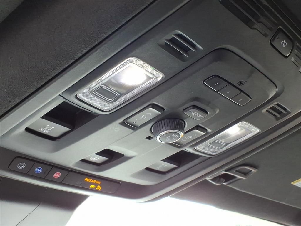 Used 2021 Cadillac Escalade Premium Luxury Platinum AWD/4WD image 26