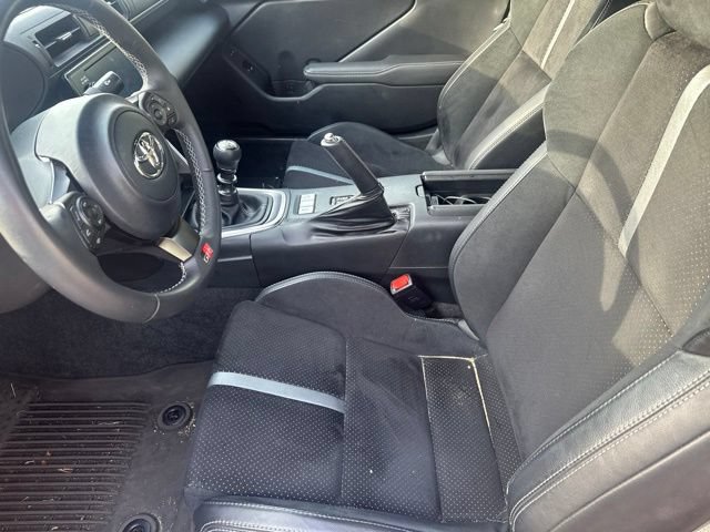 Used 2025 Toyota GR86 Premium RWD image 10