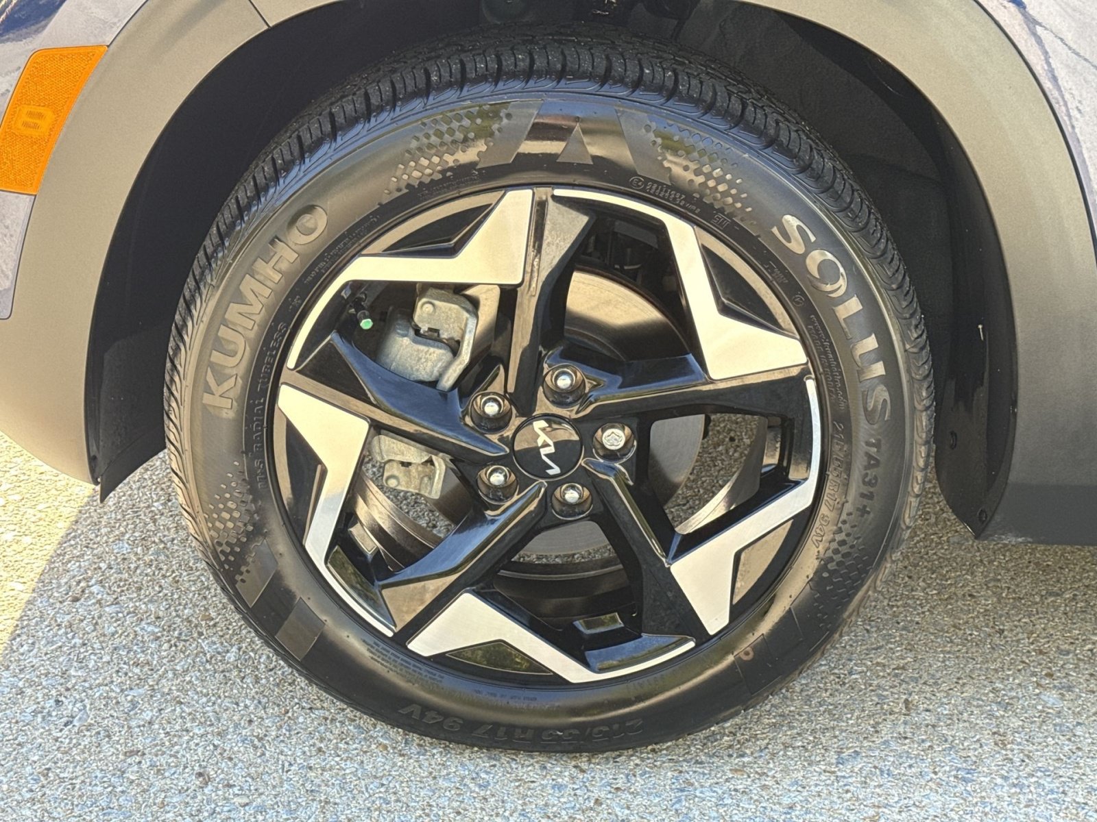 Used 2025 Kia Seltos EX FWD image 13