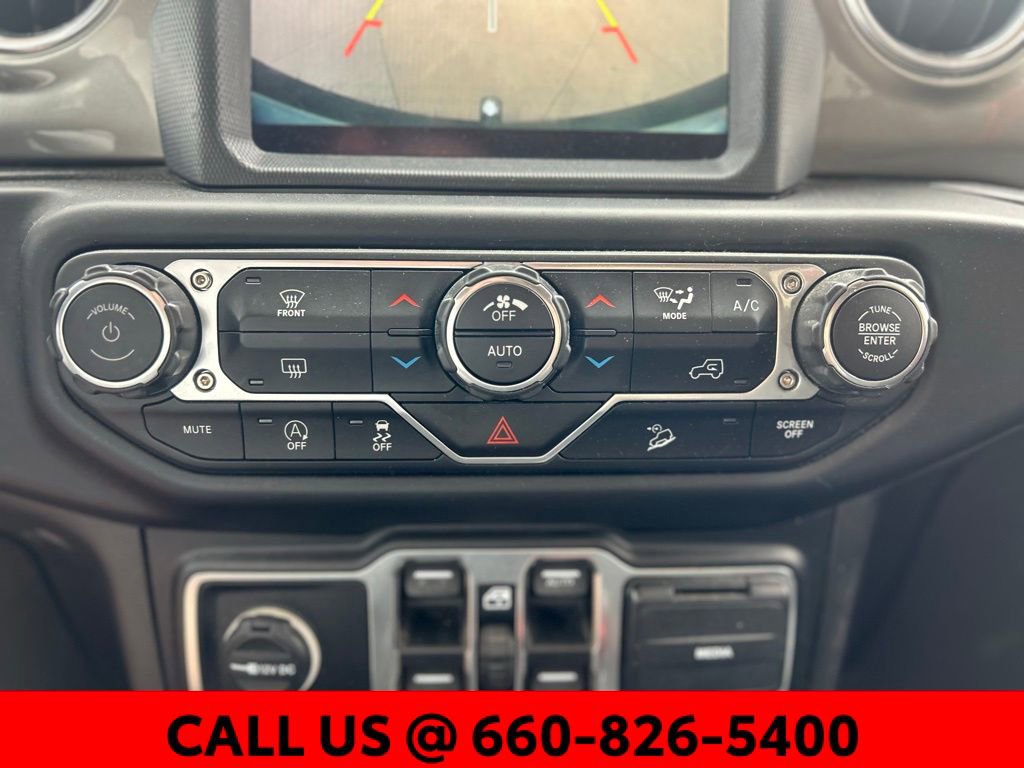 Used 2019 Jeep Wrangler Unlimited Sahara w/ Uconnect 4C Nav & Sound Group AWD/4WD image 15