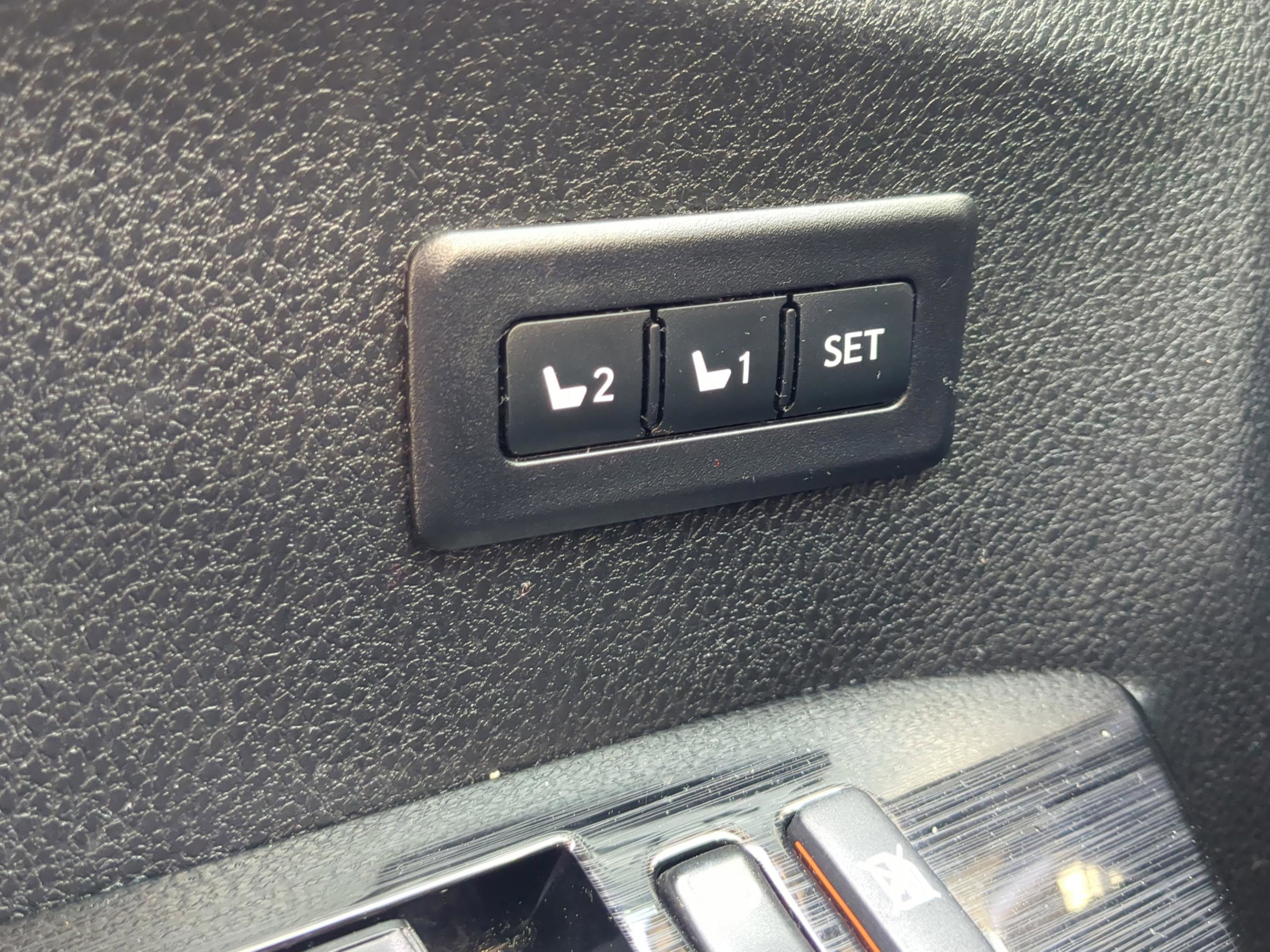 Used 2016 Toyota RAV4 Limited FWD image 24