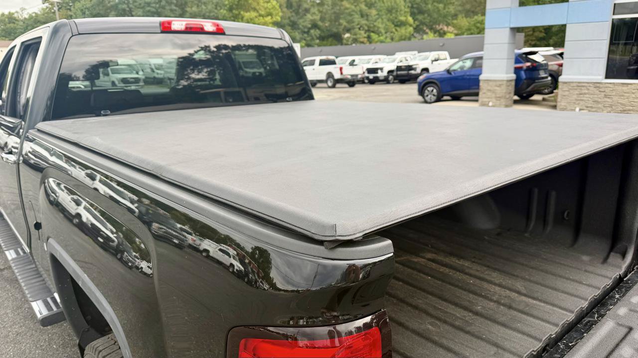 Used 2017 GMC Sierra 2500 SLT w/ Duramax Plus Package AWD/4WD image 10
