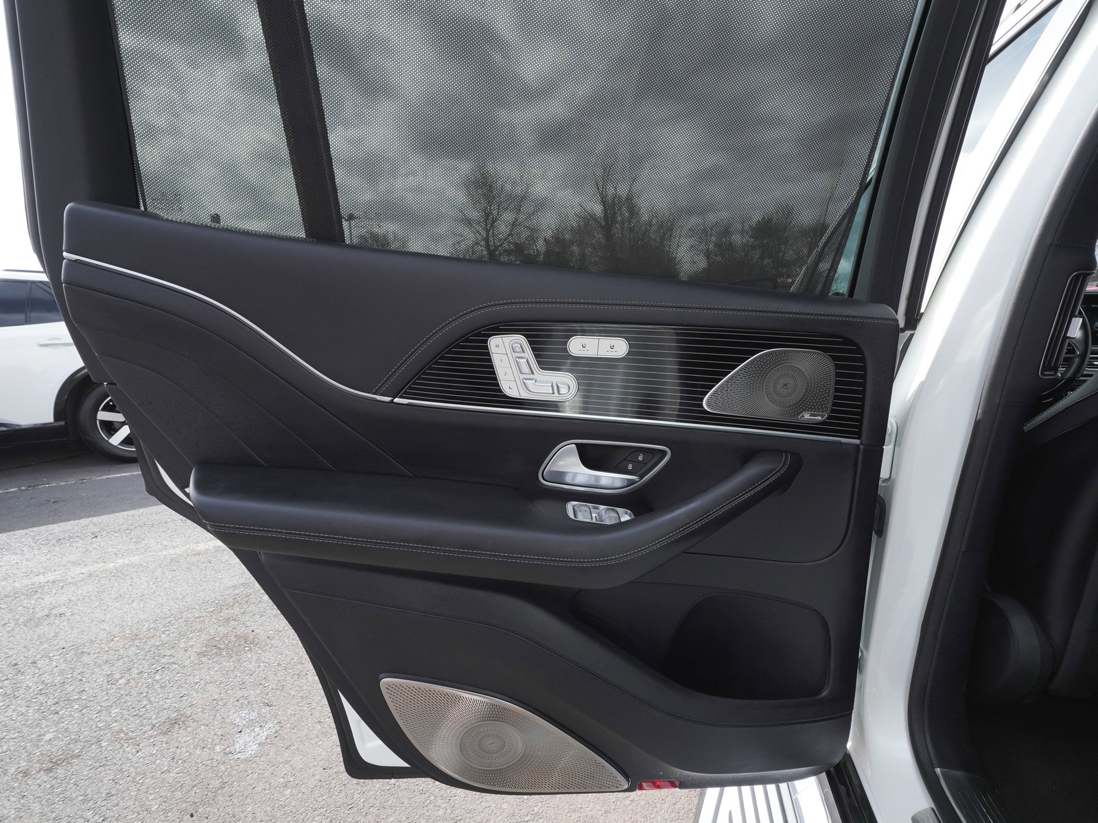 Used 2023 Mercedes-Benz Maybach GLS 600 4MATIC image 12